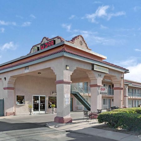 Super 8 By Wyndham Tucson Downtown Convention Center Hotel Exterior foto